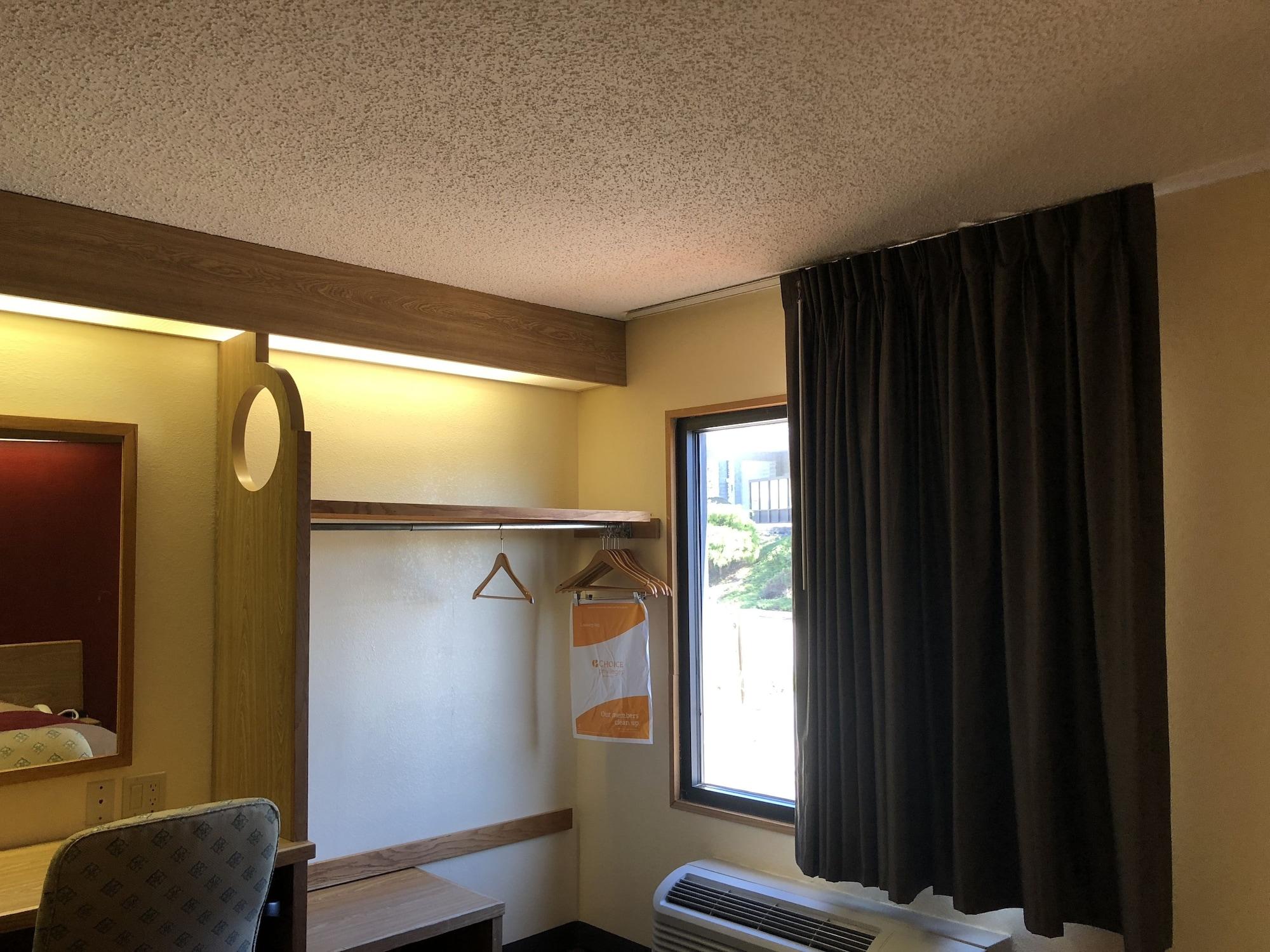 Econo Lodge London Eksteriør bilde